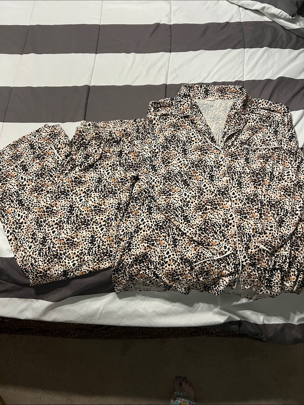 Womens aerie leopard pj set size xxl